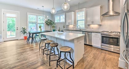Modern Charlotte Home ~ 4 Mi to Downtown!
