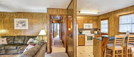 House (3 Bedrooms) | Interior