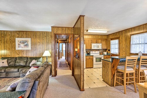 Lake Waccamaw Home w/ Fenced Yard & Shared Pier!