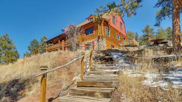 ุงูู
ูุดุฃุฉ ู
ู ุงูุฏุงุฎู