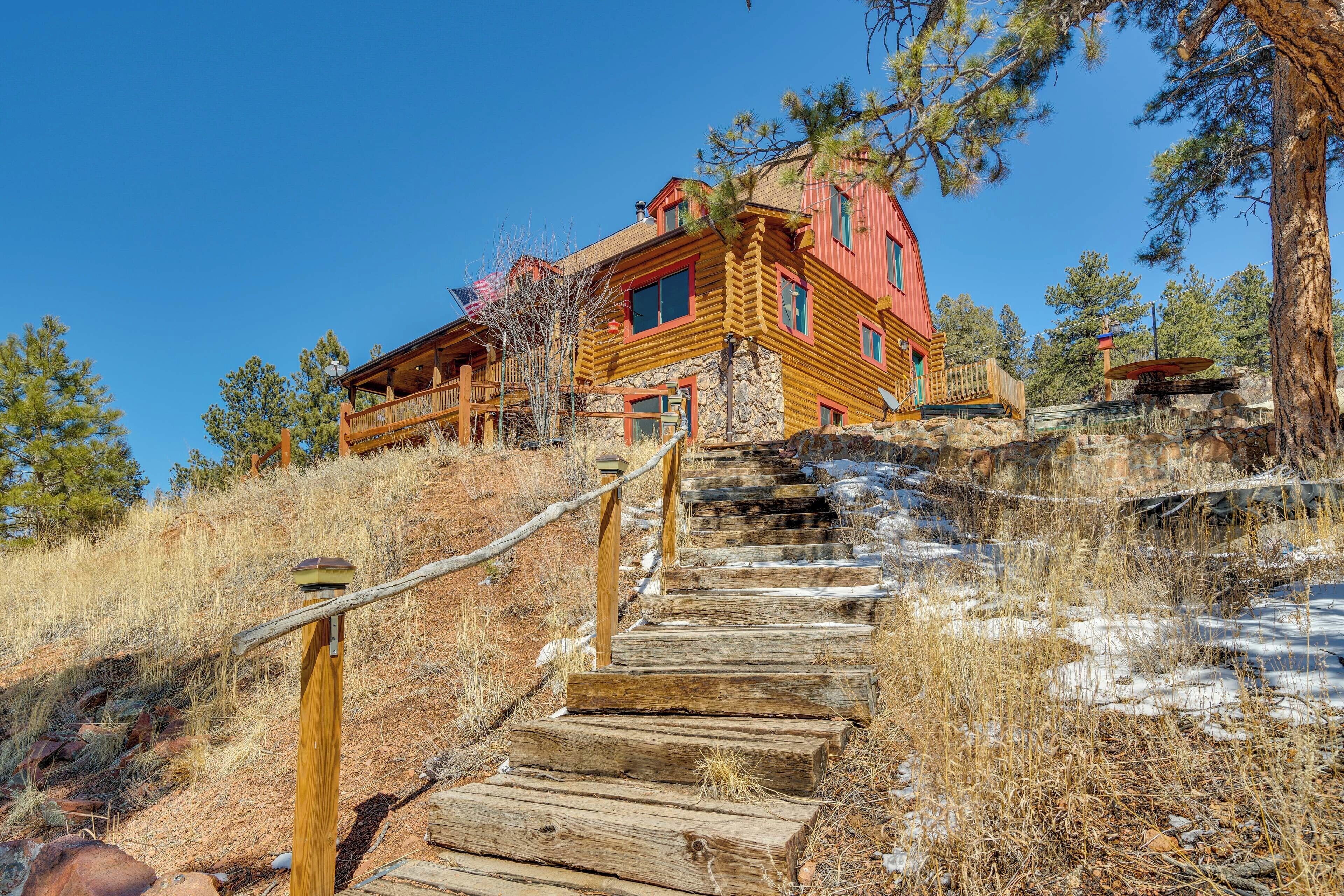 Lovely Lake George Cabin w/ Mountain Views!