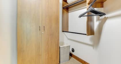 Luxury Mccall Condo 1/2 Mi to Payette Lake!