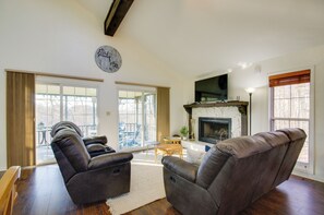 House (3 Bedrooms) | Interior - Screened Porch + Bbq: Margaritaville Resort Escape (Osage Beach)