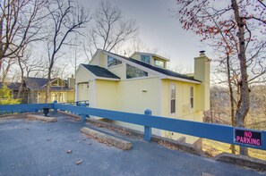 House (3 Bedrooms) | Interior - Screened Porch + Bbq: Margaritaville Resort Escape (Osage Beach)