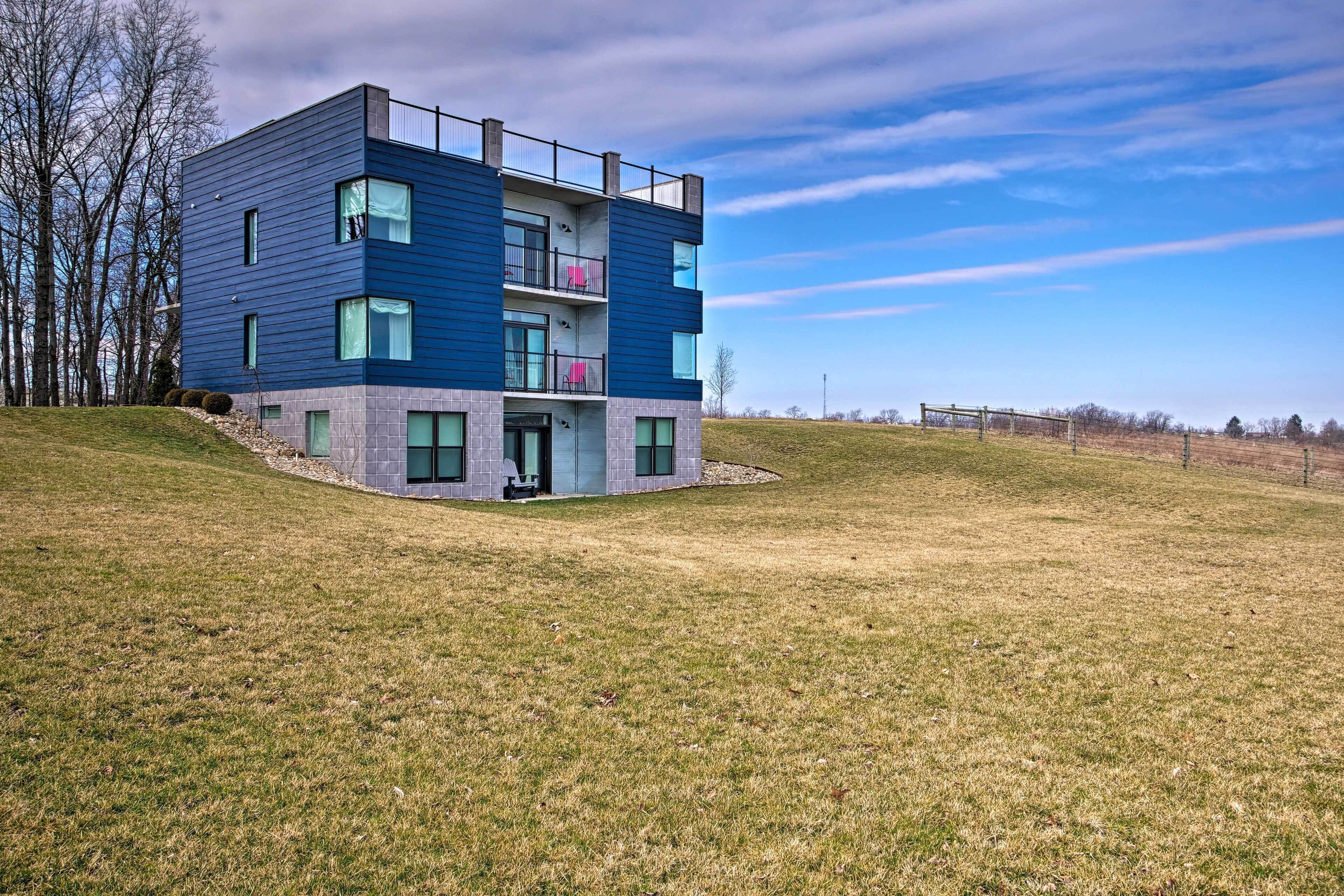 Luxe Amish Country Apartment With Rooftop Terrace!