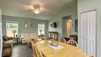 Rumah (2 Bedrooms) | Interior