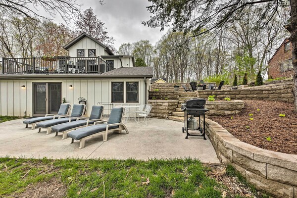 Big Cedar Lake House: Views, 100 Ft To Water! - Jackson, Wisconsin