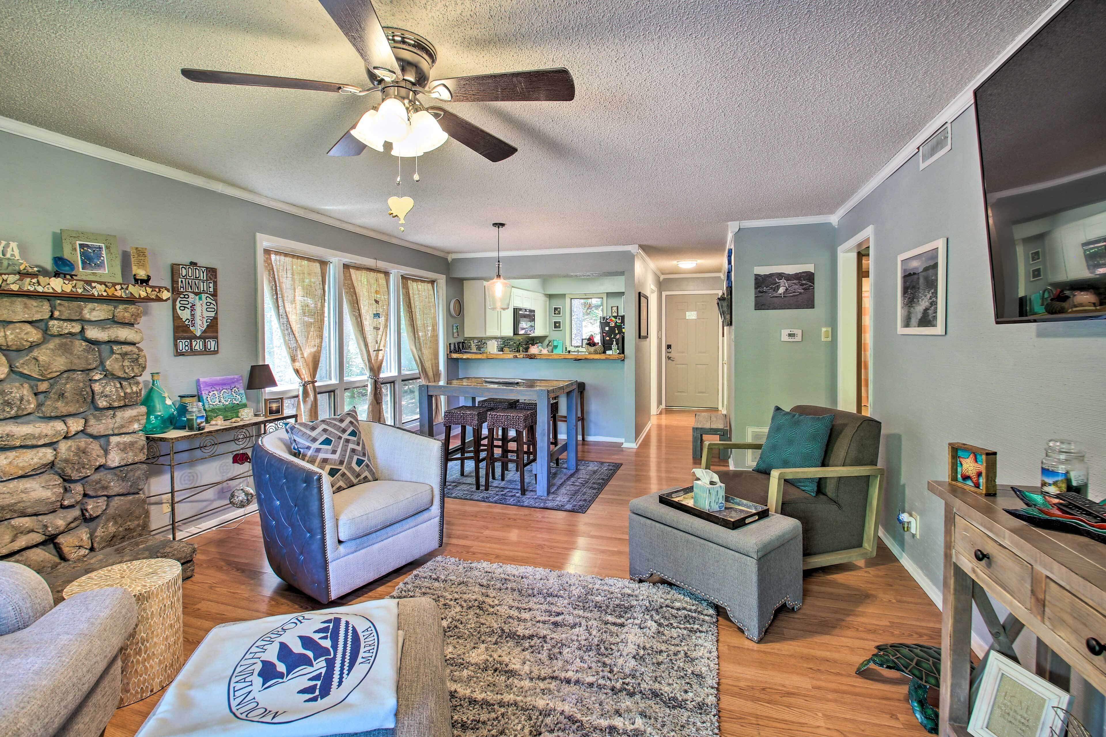 Mount Ida Condo w/ Balcony + Resort Amenities