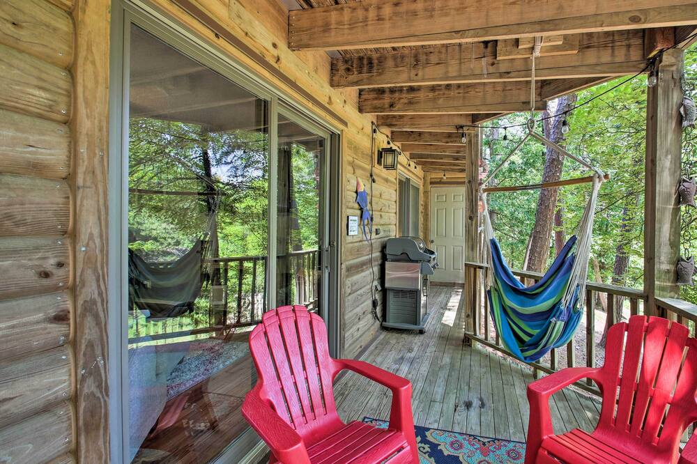 Mount Ida Condo w/ Balcony + Resort Amenities - Fannie, AR