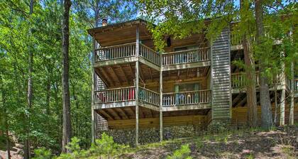 Mount Ida Condo w/ Balcony + Resort Amenities