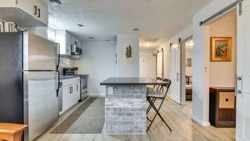 House (1 Bedroom) | Private kitchen | Microwave, oven, stovetop, dishwasher