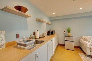 Apartment (1 Bedroom) | Interior - Lovely Belmont Apartment w/ Stunning Views! (Belmont)