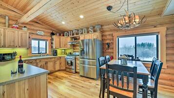 House (4 Bedrooms) | Interior