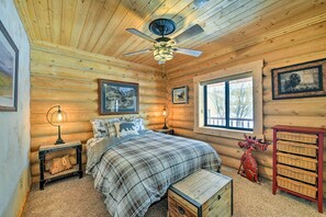 Interior - Charming Bedford Cabin w/ Private Hot Tub! (Bedford)