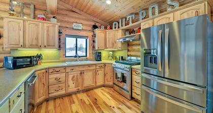 Charming Bedford Cabin w/ Private Hot Tub!