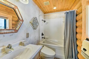 Talo (4 Bedrooms) | Sisätilat