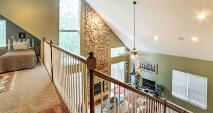 Lakefront Blue Eye Cottage w/ Hot Tub & Fire Pit!