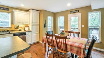 Cottage (3 Bedrooms) | Interior