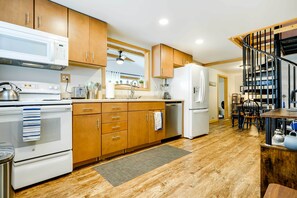 Interior - Lakeside Indiana Vacation Rental Near Fort Wayne! (Churubusco)
