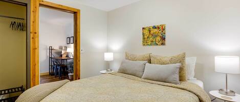 House (2 Bedrooms) | Interior