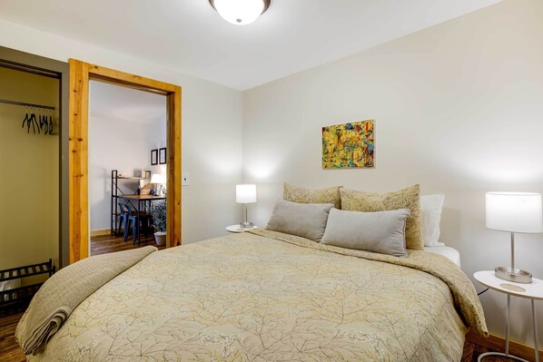 House (2 Bedrooms) | Interior