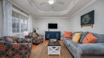 House (3 Bedrooms) | Front of property
