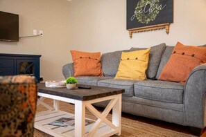 House (3 Bedrooms) | Interior - Single-story Manchester Home Close to Parks! (Manchester)