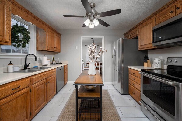 House (3 Bedrooms) | Interior - Single-story Manchester Home Close to Parks! (Manchester)