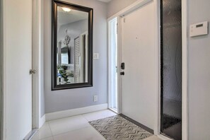 Interior - Lovely Lauderhill Retreat < 12 Mi to Beach! (Lauderhill)