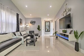 Interior - Lovely Lauderhill Retreat < 12 Mi to Beach! (Lauderhill)