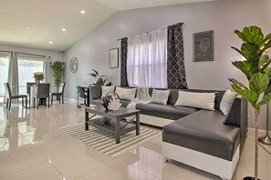 Front of property - Lovely Lauderhill Retreat < 12 Mi to Beach! (Lauderhill)