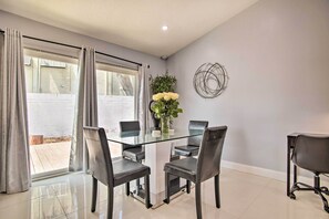 Interior - Lovely Lauderhill Retreat < 12 Mi to Beach! (Lauderhill)