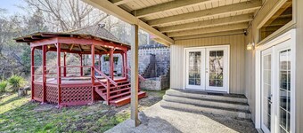 บ้านที่ยินดีต้อนรับสัตว์เลี้ยงที่ Grants Pass พร้อมผ่อนคลายในอ่างน้ำร้อน!