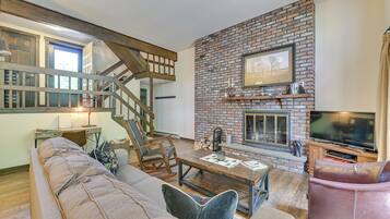 Apartment (2 Bedrooms) | Front of property