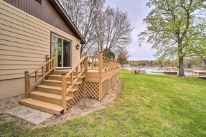 House (2 Bedrooms) | Interior - Kayaks & Boat Dock: Waterfront Home in Grove (Grove)