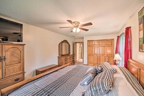 House (2 Bedrooms) | Interior - Kayaks & Boat Dock: Waterfront Home in Grove (Grove)