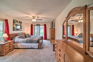 House (2 Bedrooms) | Interior - Kayaks & Boat Dock: Waterfront Home in Grove (Grove)