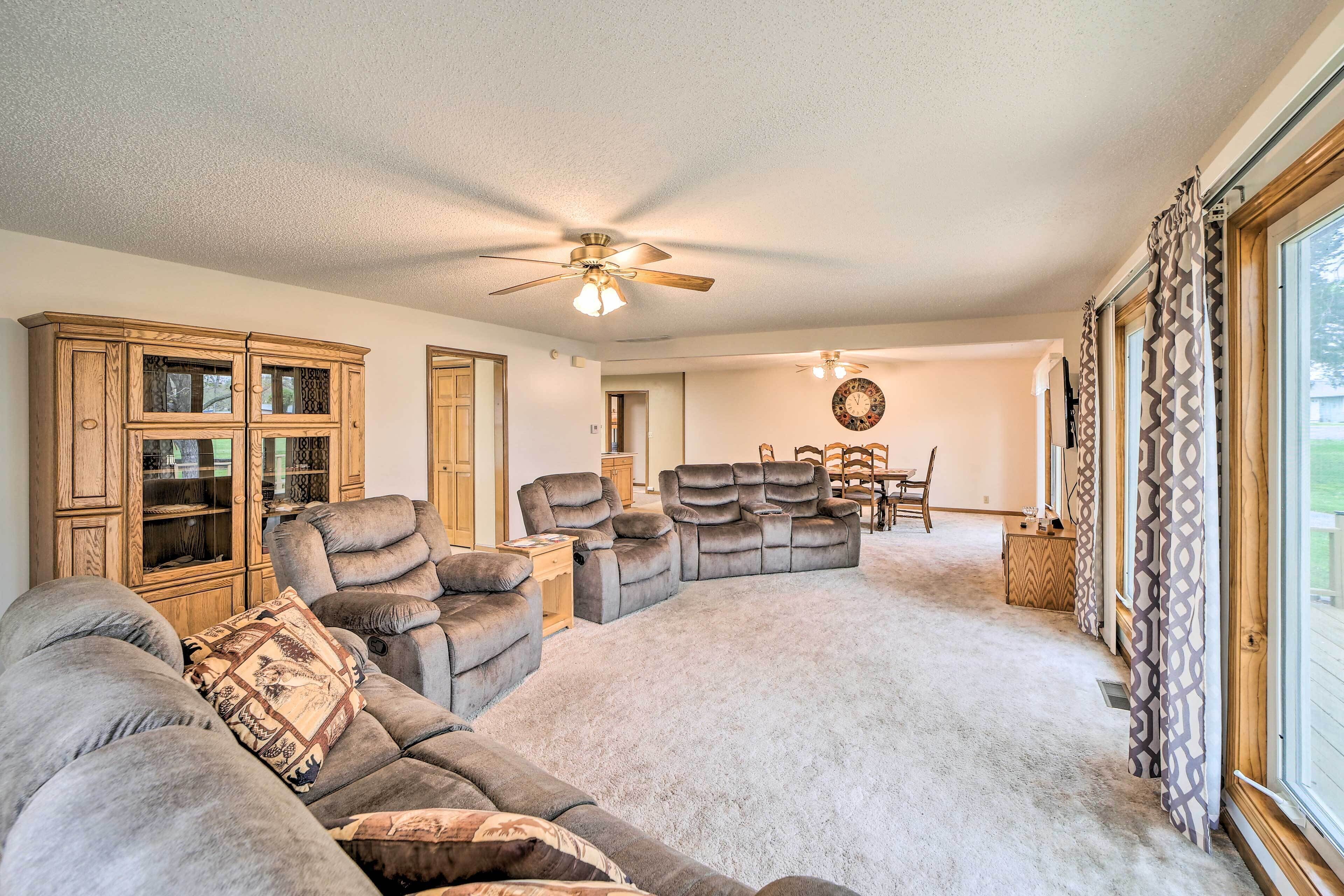 Waterfront Grove Oasis w/ Kayaks & Boat Dock!