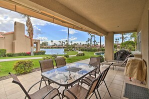 Outdoor dining - Rancho Mirage Condo w/ Mtn Views + Pool Access (Rancho Mirage)