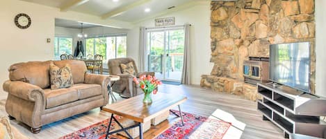 Rumah (3 Bedrooms) | Bagian depan properti