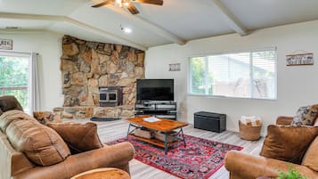 House (3 Bedrooms) | Front of property