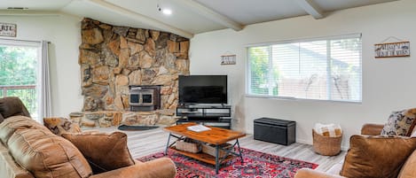 House (3 Bedrooms) | Front of property