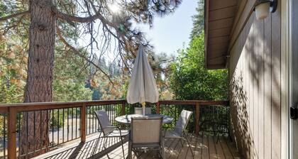 Furnished Deck & Fire Pit: Sherwood Forest Cabin