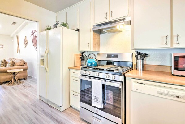 House (3 Bedrooms) | Interior