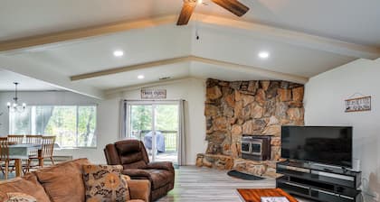 Furnished Deck & Fire Pit: Sherwood Forest Cabin