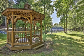 House (3 Bedrooms) | Interior - Deep Gap Cabin w/ Private Deck & Community Perks! (Deep Gap)