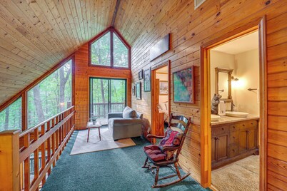Family Cabin & Deep Gap Game Room & Scenic Views