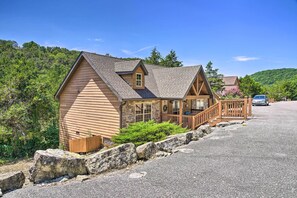 Interior - Screened Deck: Cozy Branson West Cabin! (Branson West)