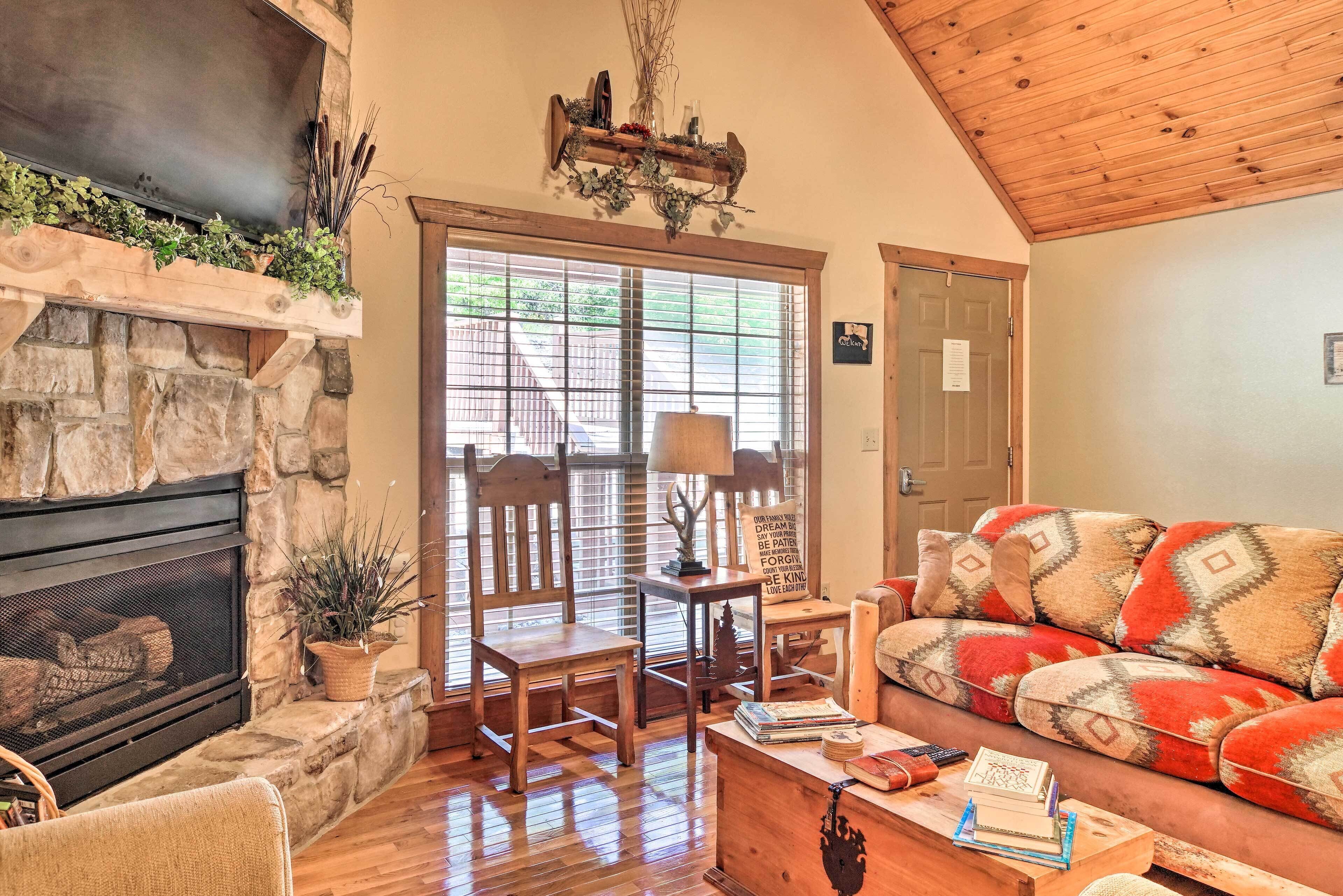 Branson Resort Living < 3 Mi to Silver Dollar City