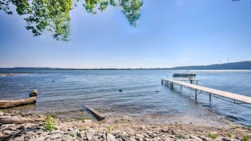 House (6 Bedrooms) | Interior